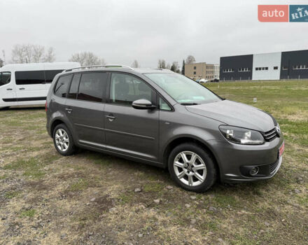 Серый Фольксваген Туран, объемом двигателя 1.6 л и пробегом 236 тыс. км за 12300 $, фото 1 на Automoto.ua