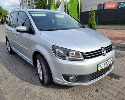 Серый Фольксваген Туран, объемом двигателя 2 л и пробегом 260 тыс. км за 14700 $, фото 1 на Automoto.ua