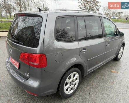 Серый Фольксваген Туран, объемом двигателя 1.6 л и пробегом 230 тыс. км за 13300 $, фото 2 на Automoto.ua