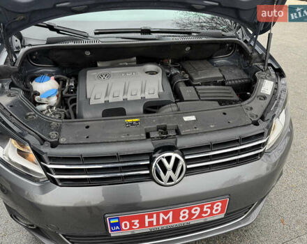 Серый Фольксваген Туран, объемом двигателя 1.6 л и пробегом 230 тыс. км за 13300 $, фото 47 на Automoto.ua