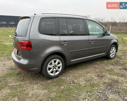 Серый Фольксваген Туран, объемом двигателя 1.6 л и пробегом 236 тыс. км за 12300 $, фото 2 на Automoto.ua