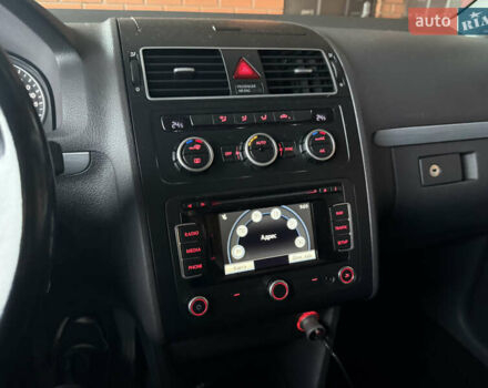 Серый Фольксваген Туран, объемом двигателя 1.6 л и пробегом 230 тыс. км за 13300 $, фото 20 на Automoto.ua