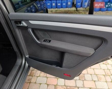 Сірий Фольксваген Туран, об'ємом двигуна 1.6 л та пробігом 228 тис. км за 11700 $, фото 94 на Automoto.ua