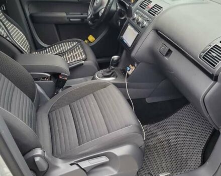 Серый Фольксваген Туран, объемом двигателя 2 л и пробегом 260 тыс. км за 14500 $, фото 13 на Automoto.ua