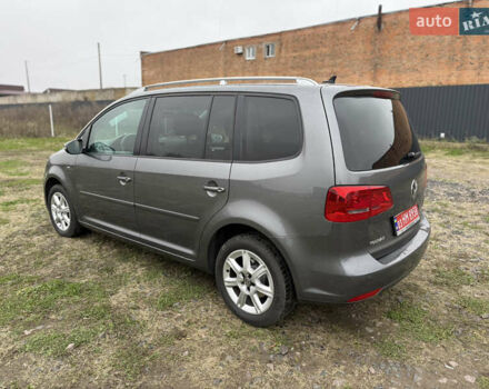 Серый Фольксваген Туран, объемом двигателя 1.6 л и пробегом 236 тыс. км за 12300 $, фото 3 на Automoto.ua