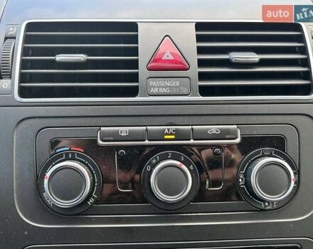 Серый Фольксваген Туран, объемом двигателя 1.6 л и пробегом 267 тыс. км за 11200 $, фото 18 на Automoto.ua