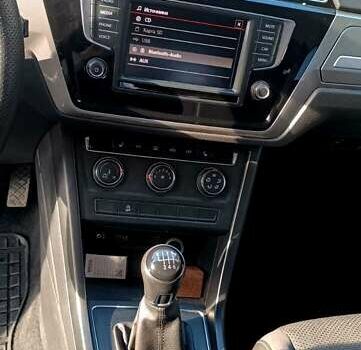 Серый Фольксваген Туран, объемом двигателя 1.6 л и пробегом 210 тыс. км за 13500 $, фото 9 на Automoto.ua