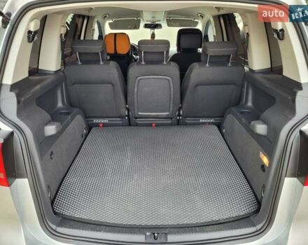 Серый Фольксваген Туран, объемом двигателя 2 л и пробегом 260 тыс. км за 14700 $, фото 13 на Automoto.ua