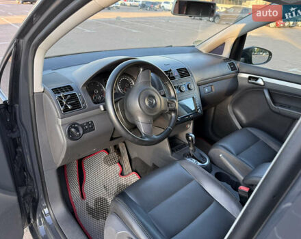 Сірий Фольксваген Туран, об'ємом двигуна 2 л та пробігом 342 тис. км за 9600 $, фото 6 на Automoto.ua