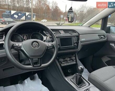 Серый Фольксваген Туран, объемом двигателя 1.97 л и пробегом 280 тыс. км за 14400 $, фото 31 на Automoto.ua