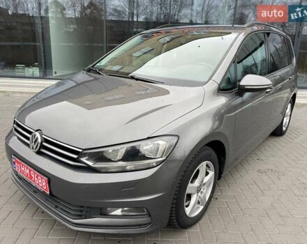 Серый Фольксваген Туран, объемом двигателя 1.97 л и пробегом 280 тыс. км за 14400 $, фото 1 на Automoto.ua