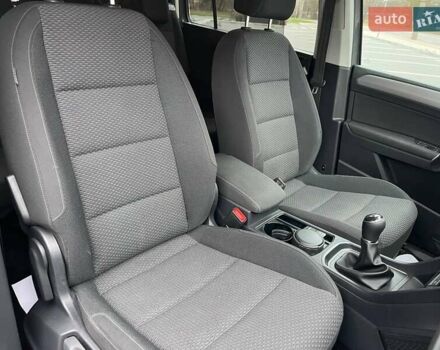 Серый Фольксваген Туран, объемом двигателя 1.97 л и пробегом 280 тыс. км за 14400 $, фото 51 на Automoto.ua