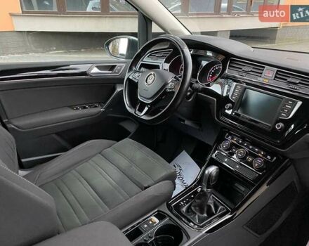 Серый Фольксваген Туран, объемом двигателя 1.97 л и пробегом 198 тыс. км за 20300 $, фото 66 на Automoto.ua