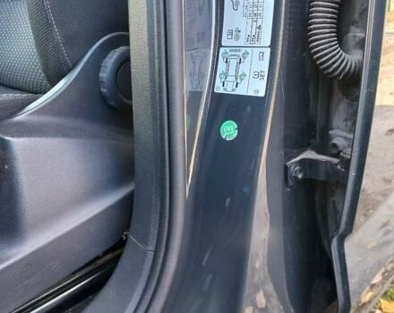 Серый Фольксваген Туран, объемом двигателя 1.6 л и пробегом 240 тыс. км за 14950 $, фото 25 на Automoto.ua