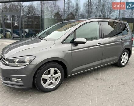 Серый Фольксваген Туран, объемом двигателя 1.97 л и пробегом 280 тыс. км за 14400 $, фото 2 на Automoto.ua