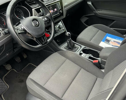 Серый Фольксваген Туран, объемом двигателя 1.6 л и пробегом 275 тыс. км за 14300 $, фото 7 на Automoto.ua