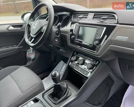 Серый Фольксваген Туран, объемом двигателя 1.97 л и пробегом 280 тыс. км за 14400 $, фото 36 на Automoto.ua