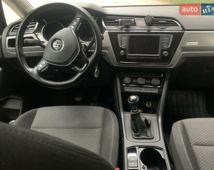 Серый Фольксваген Туран, объемом двигателя 1.6 л и пробегом 275 тыс. км за 14300 $, фото 21 на Automoto.ua