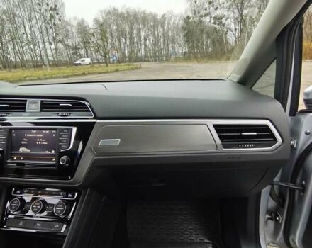 Серый Фольксваген Туран, объемом двигателя 1.6 л и пробегом 302 тыс. км за 13550 $, фото 29 на Automoto.ua