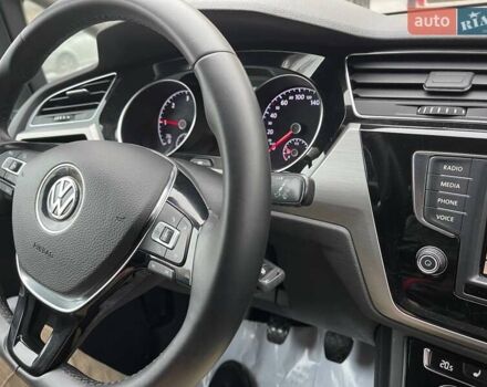 Серый Фольксваген Туран, объемом двигателя 1.97 л и пробегом 280 тыс. км за 14400 $, фото 25 на Automoto.ua