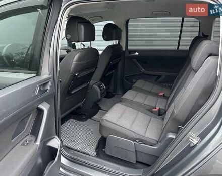 Серый Фольксваген Туран, объемом двигателя 1.6 л и пробегом 246 тыс. км за 14700 $, фото 6 на Automoto.ua