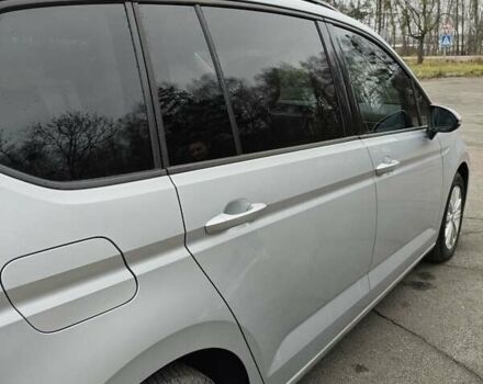 Серый Фольксваген Туран, объемом двигателя 1.6 л и пробегом 302 тыс. км за 13550 $, фото 7 на Automoto.ua