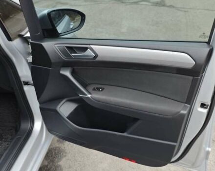 Серый Фольксваген Туран, объемом двигателя 1.6 л и пробегом 302 тыс. км за 13550 $, фото 20 на Automoto.ua