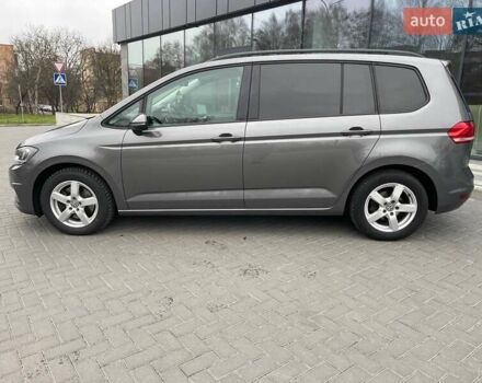 Серый Фольксваген Туран, объемом двигателя 1.97 л и пробегом 280 тыс. км за 14400 $, фото 3 на Automoto.ua