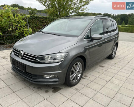 Серый Фольксваген Туран, объемом двигателя 1.6 л и пробегом 275 тыс. км за 14300 $, фото 1 на Automoto.ua