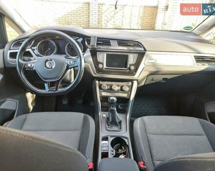 Серый Фольксваген Туран, объемом двигателя 1.6 л и пробегом 240 тыс. км за 14950 $, фото 9 на Automoto.ua