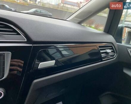 Серый Фольксваген Туран, объемом двигателя 1.97 л и пробегом 198 тыс. км за 20300 $, фото 52 на Automoto.ua