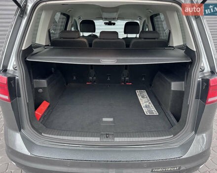 Серый Фольксваген Туран, объемом двигателя 1.6 л и пробегом 246 тыс. км за 14700 $, фото 7 на Automoto.ua