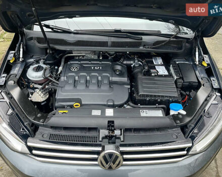 Серый Фольксваген Туран, объемом двигателя 1.6 л и пробегом 250 тыс. км за 16750 $, фото 47 на Automoto.ua