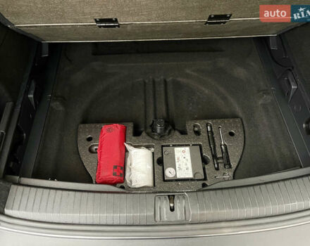 Серый Фольксваген Туран, объемом двигателя 1.6 л и пробегом 250 тыс. км за 16750 $, фото 44 на Automoto.ua