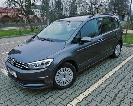 Серый Фольксваген Туран, объемом двигателя 1.97 л и пробегом 220 тыс. км за 18300 $, фото 1 на Automoto.ua