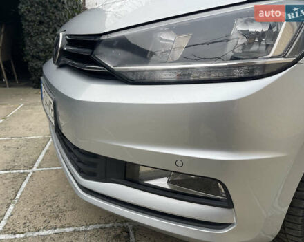 Серый Фольксваген Туран, объемом двигателя 1.6 л и пробегом 218 тыс. км за 14599 $, фото 3 на Automoto.ua