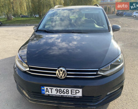 Серый Фольксваген Туран, объемом двигателя 1.6 л и пробегом 210 тыс. км за 16400 $, фото 2 на Automoto.ua