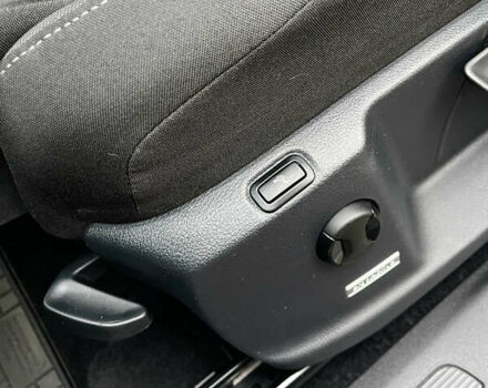 Серый Фольксваген Туран, объемом двигателя 1.6 л и пробегом 250 тыс. км за 16750 $, фото 21 на Automoto.ua