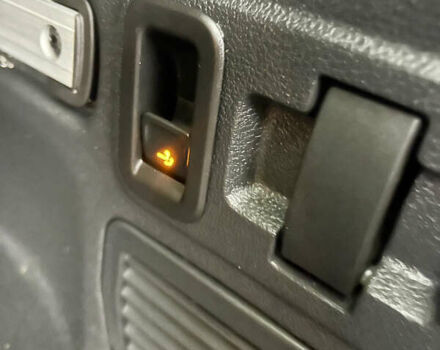 Серый Фольксваген Туран, объемом двигателя 1.6 л и пробегом 250 тыс. км за 16750 $, фото 45 на Automoto.ua