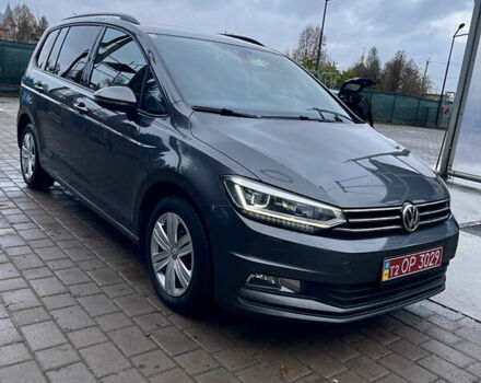 Серый Фольксваген Туран, объемом двигателя 1.6 л и пробегом 250 тыс. км за 16750 $, фото 1 на Automoto.ua