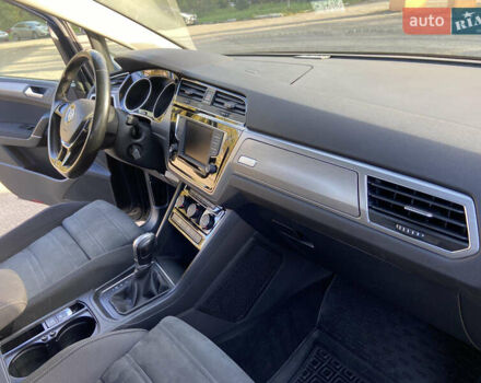 Серый Фольксваген Туран, объемом двигателя 1.6 л и пробегом 210 тыс. км за 16400 $, фото 18 на Automoto.ua