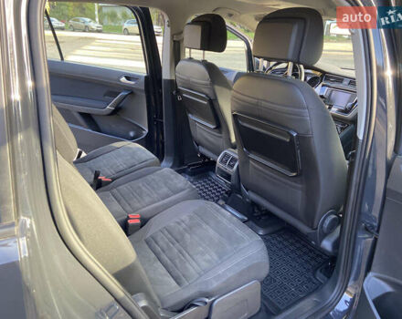 Серый Фольксваген Туран, объемом двигателя 1.6 л и пробегом 210 тыс. км за 16400 $, фото 12 на Automoto.ua