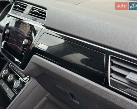 Серый Фольксваген Туран, объемом двигателя 2 л и пробегом 240 тыс. км за 17300 $, фото 54 на Automoto.ua