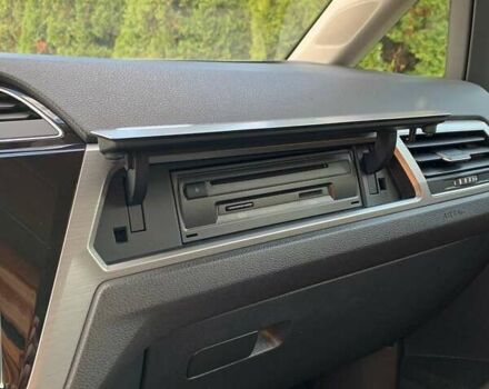 Сірий Фольксваген Туран, об'ємом двигуна 1.97 л та пробігом 246 тис. км за 20000 $, фото 21 на Automoto.ua