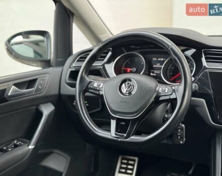 Серый Фольксваген Туран, объемом двигателя 2 л и пробегом 240 тыс. км за 17300 $, фото 37 на Automoto.ua