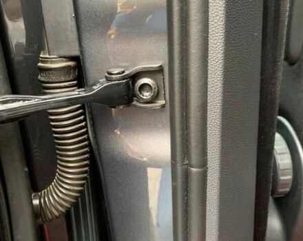 Сірий Фольксваген Туран, об'ємом двигуна 1.97 л та пробігом 246 тис. км за 20000 $, фото 59 на Automoto.ua