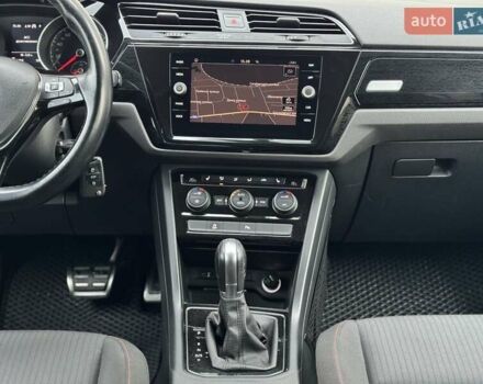 Серый Фольксваген Туран, объемом двигателя 2 л и пробегом 240 тыс. км за 17300 $, фото 38 на Automoto.ua