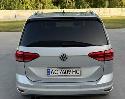 Сірий Фольксваген Туран, об'ємом двигуна 1.97 л та пробігом 240 тис. км за 17500 $, фото 4 на Automoto.ua