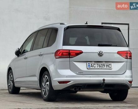 Серый Фольксваген Туран, объемом двигателя 2 л и пробегом 240 тыс. км за 17300 $, фото 22 на Automoto.ua