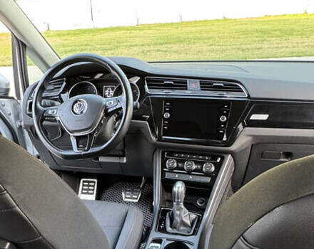 Сірий Фольксваген Туран, об'ємом двигуна 1.97 л та пробігом 240 тис. км за 17500 $, фото 15 на Automoto.ua